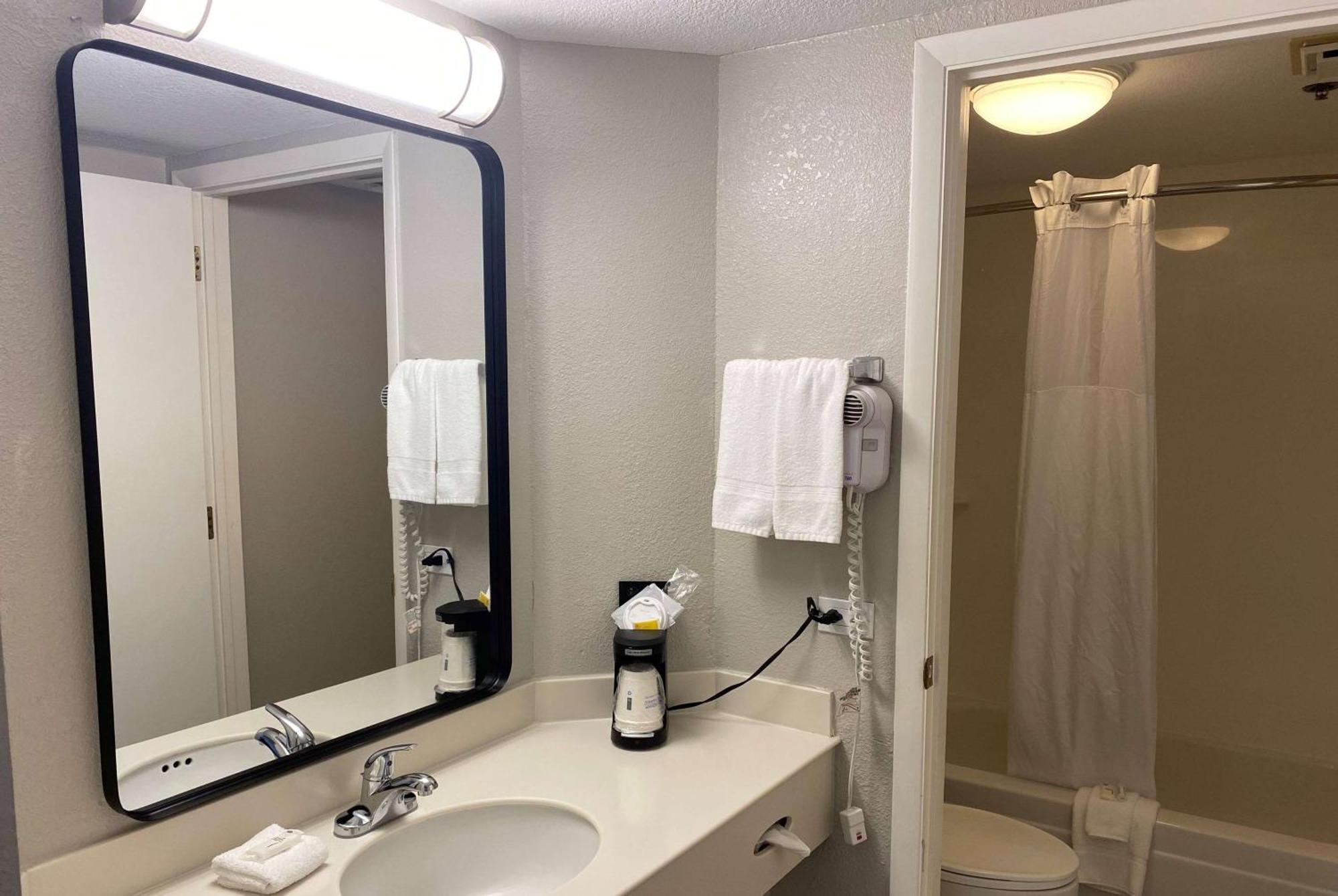 Days Inn & Suites By Wyndham Arlington Heights Luaran gambar