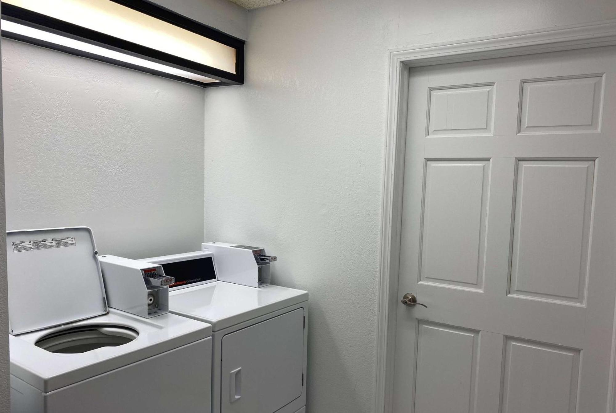 Days Inn & Suites By Wyndham Arlington Heights Luaran gambar