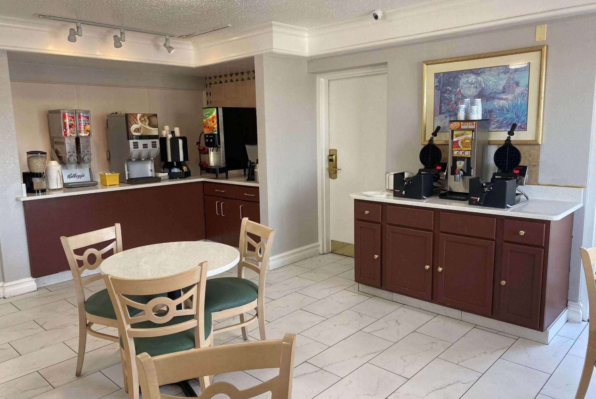 Days Inn & Suites By Wyndham Arlington Heights Luaran gambar