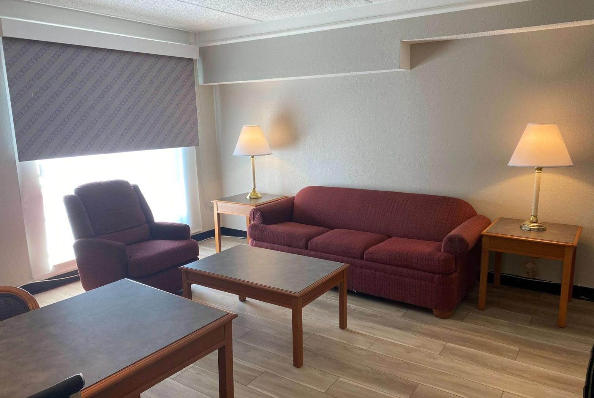 Days Inn & Suites By Wyndham Arlington Heights Luaran gambar