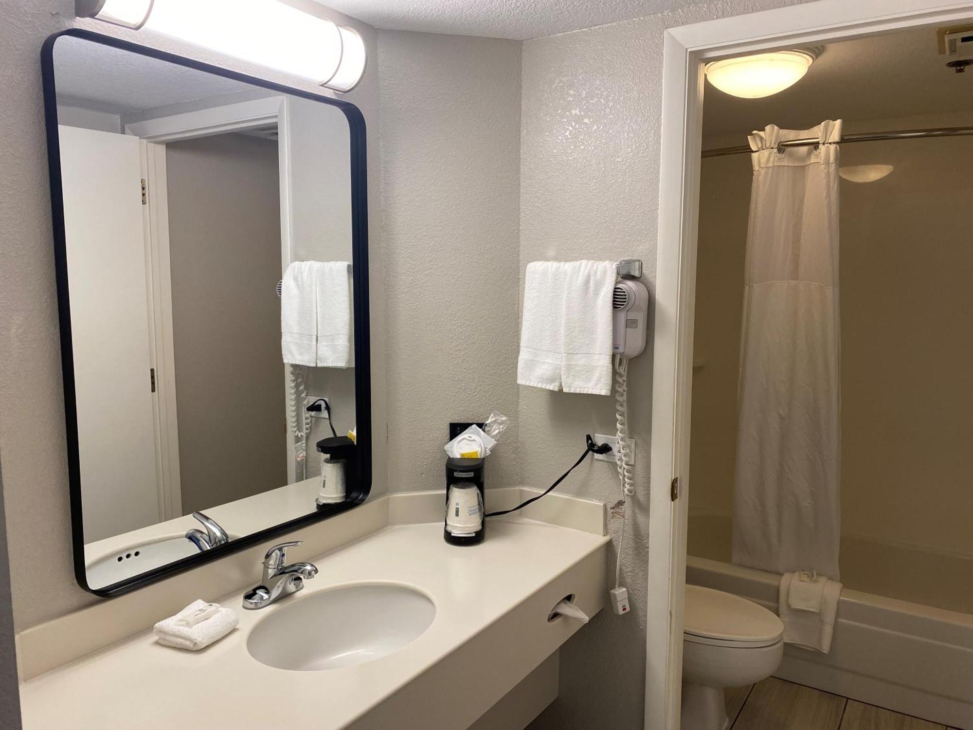 Days Inn & Suites By Wyndham Arlington Heights Luaran gambar