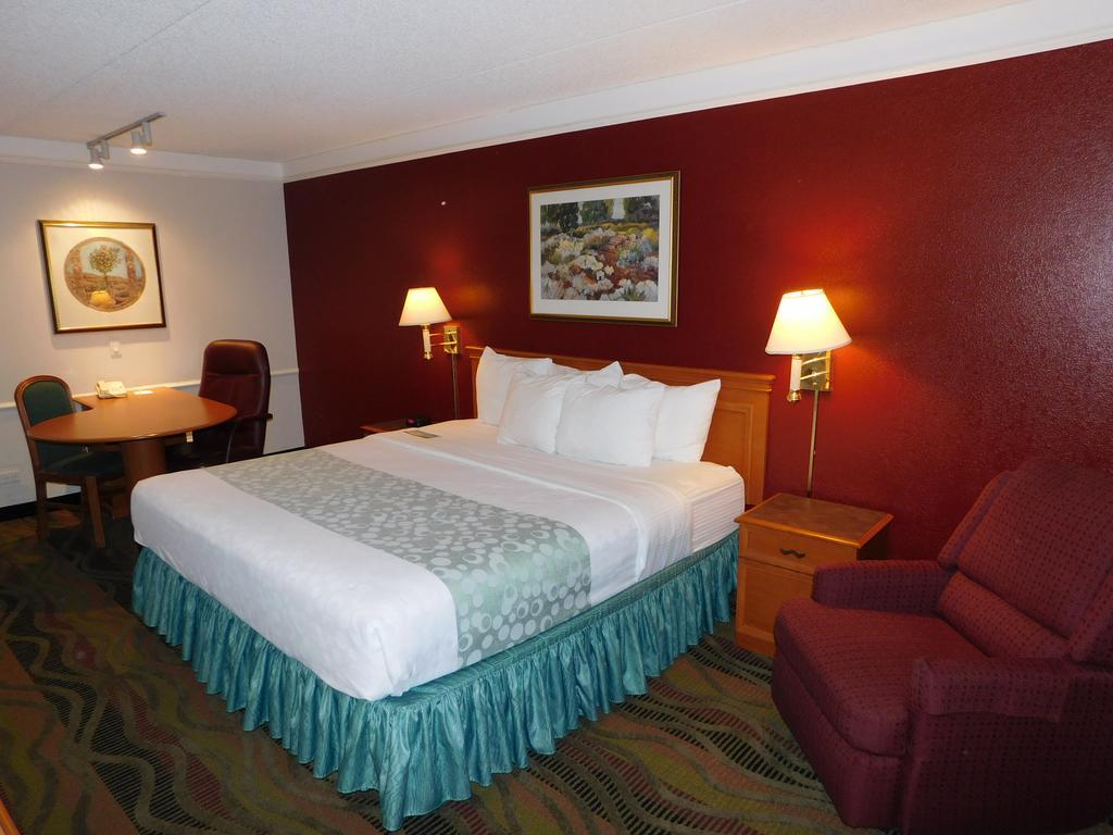 Days Inn & Suites By Wyndham Arlington Heights Luaran gambar