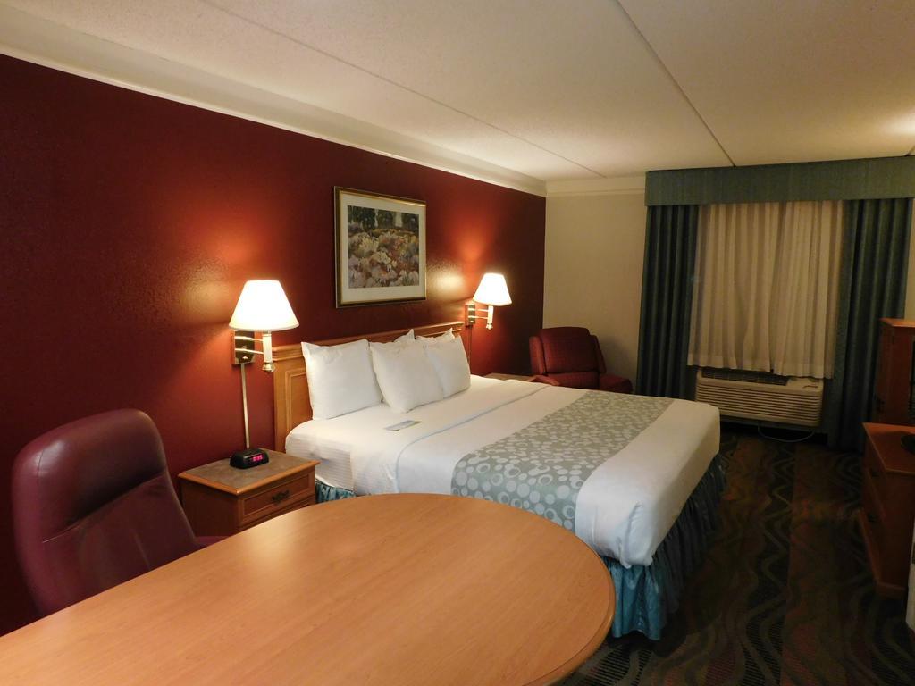 Days Inn & Suites By Wyndham Arlington Heights Luaran gambar