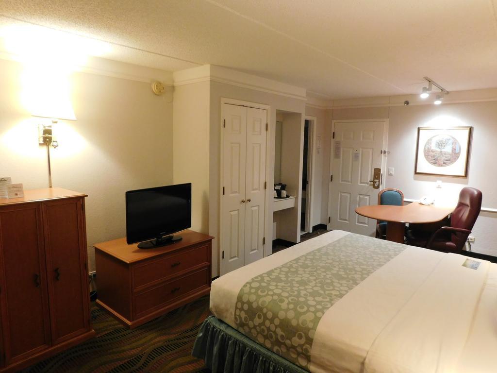 Days Inn & Suites By Wyndham Arlington Heights Luaran gambar