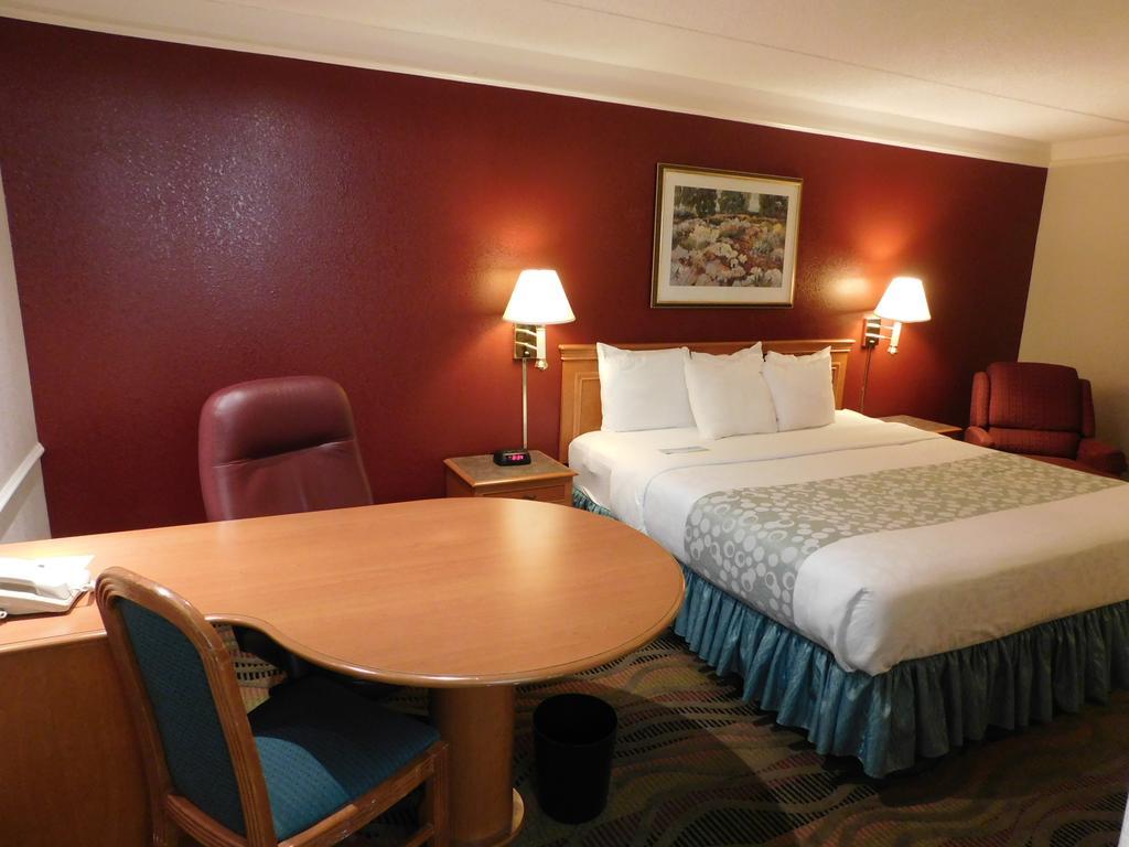 Days Inn & Suites By Wyndham Arlington Heights Luaran gambar