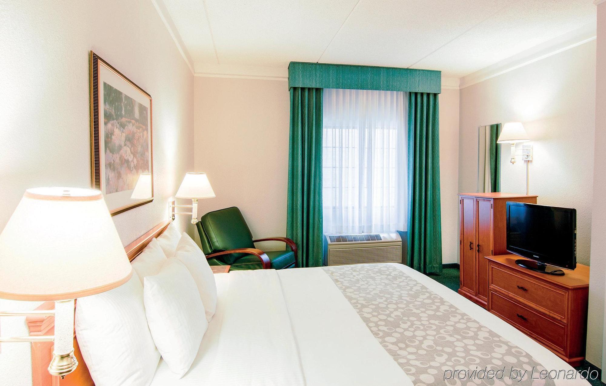 Days Inn & Suites By Wyndham Arlington Heights Luaran gambar