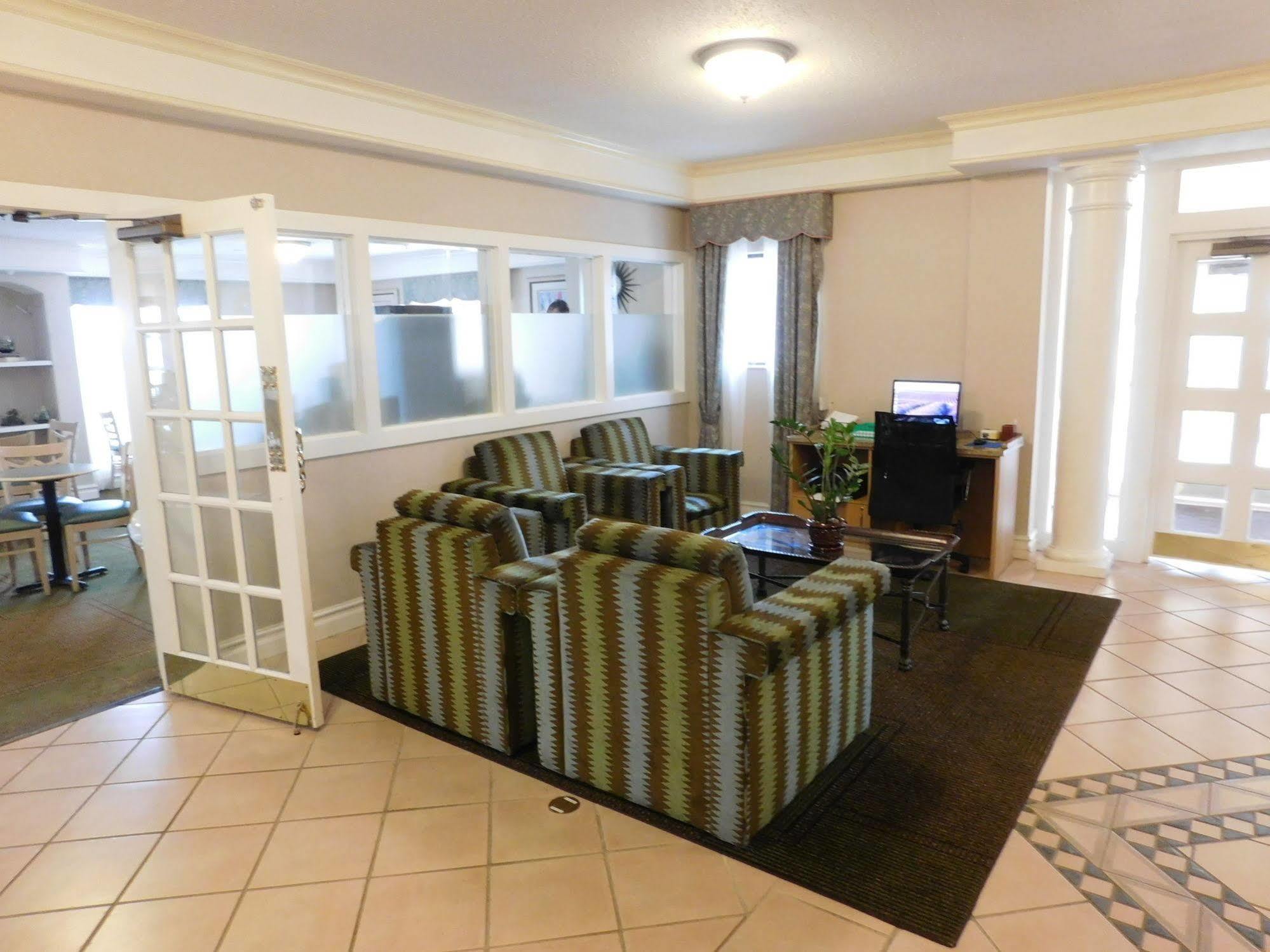 Days Inn & Suites By Wyndham Arlington Heights Luaran gambar