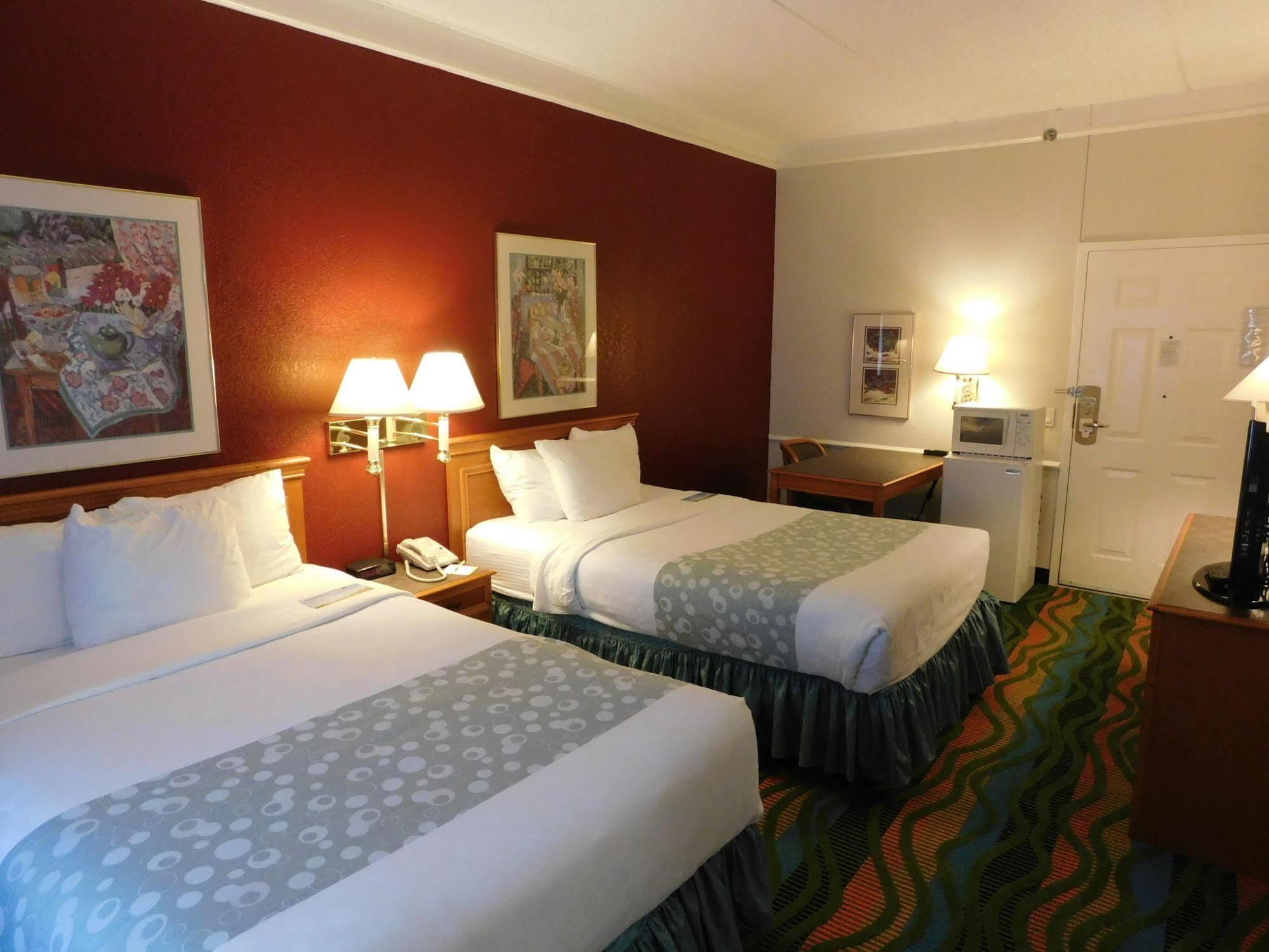 Days Inn & Suites By Wyndham Arlington Heights Luaran gambar