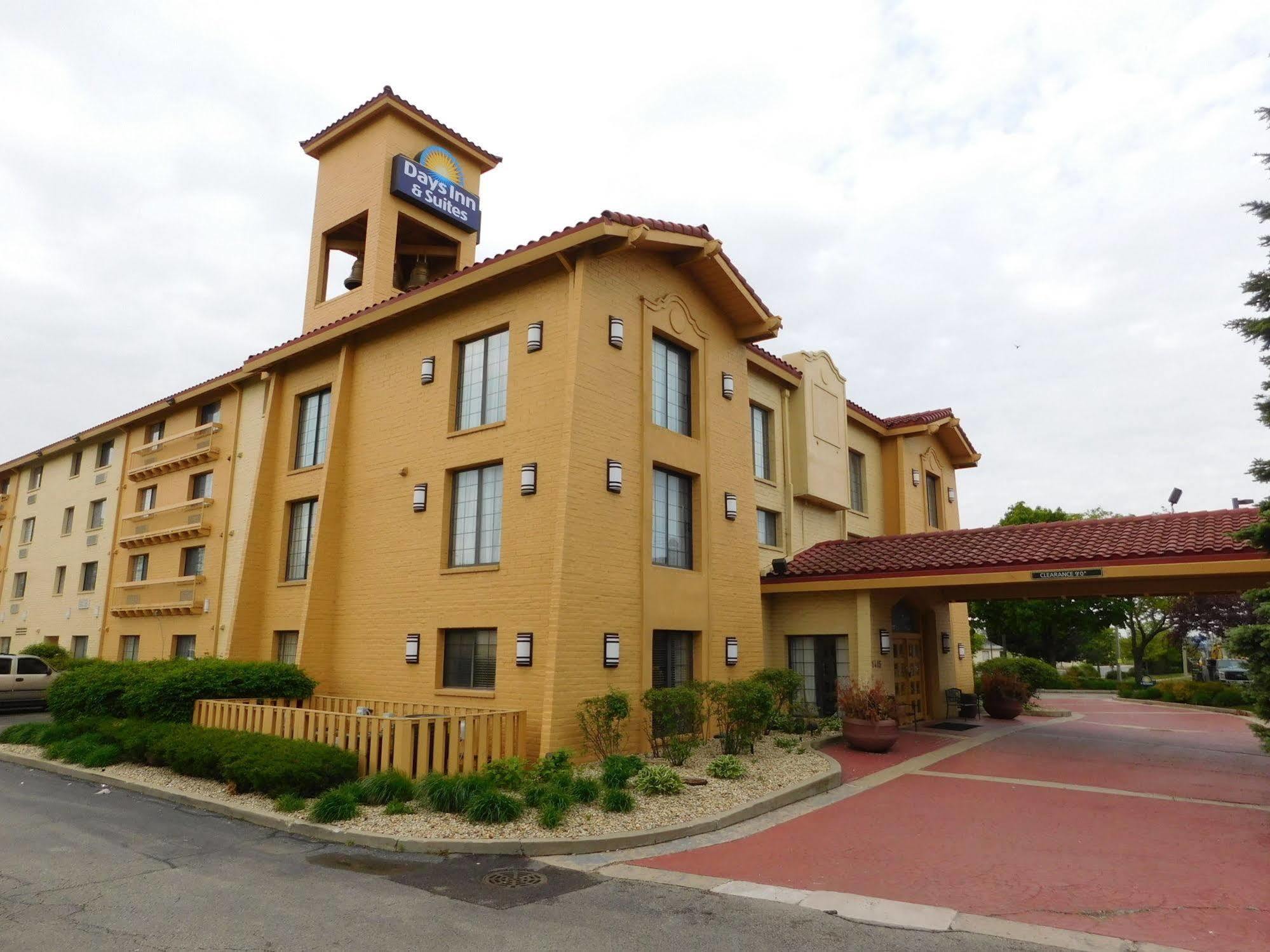 Days Inn & Suites By Wyndham Arlington Heights Luaran gambar
