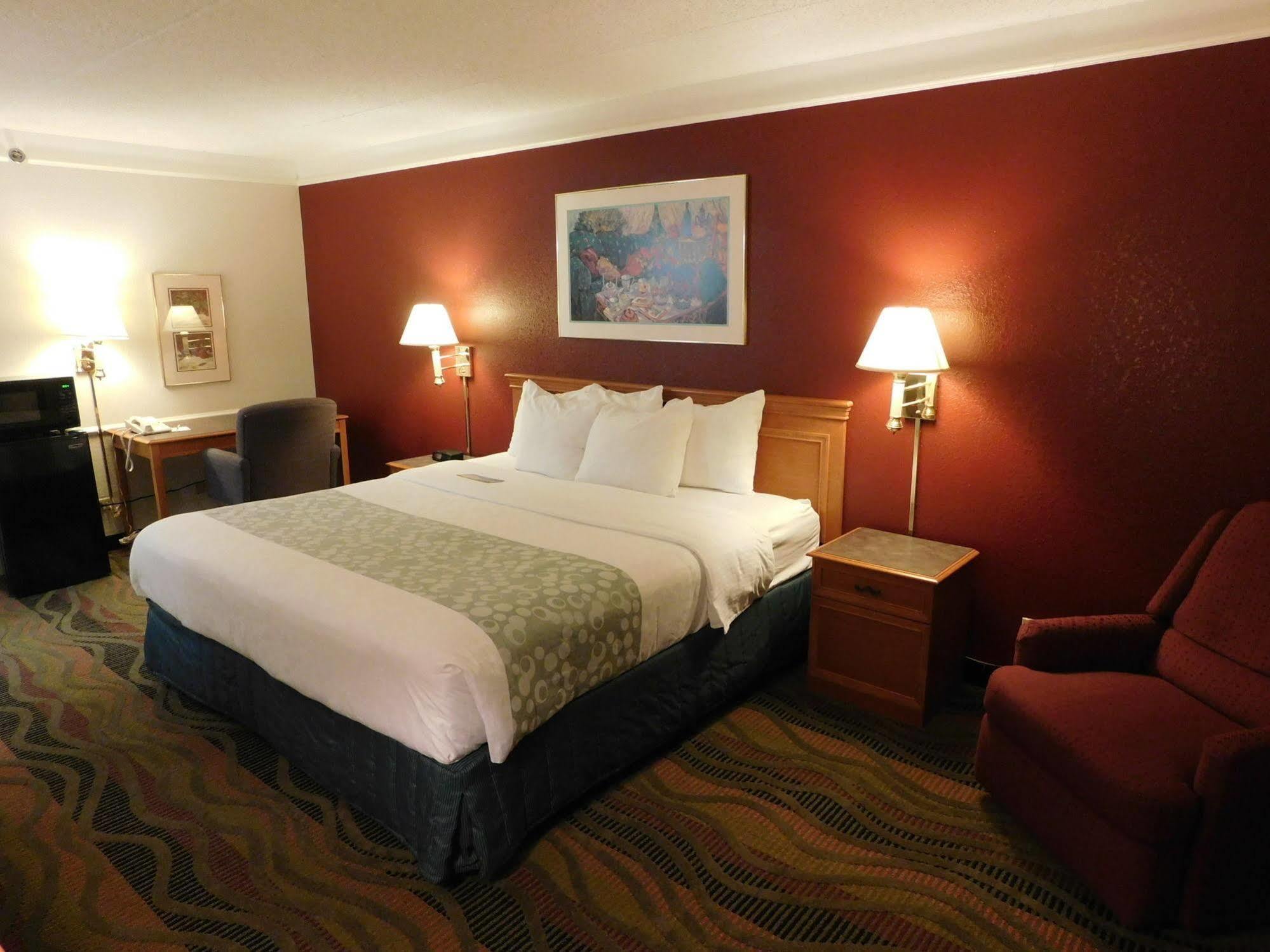 Days Inn & Suites By Wyndham Arlington Heights Luaran gambar