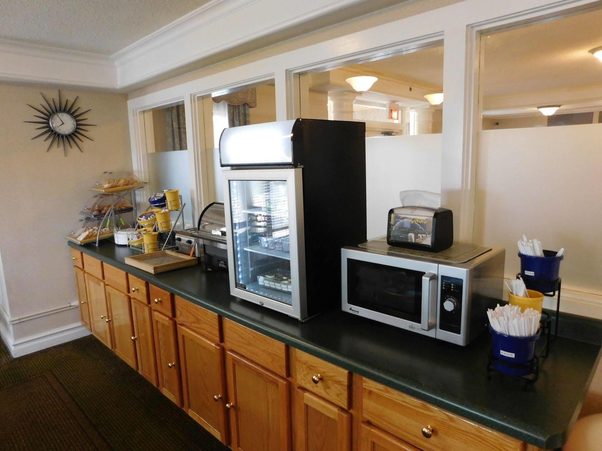 Days Inn & Suites By Wyndham Arlington Heights Luaran gambar