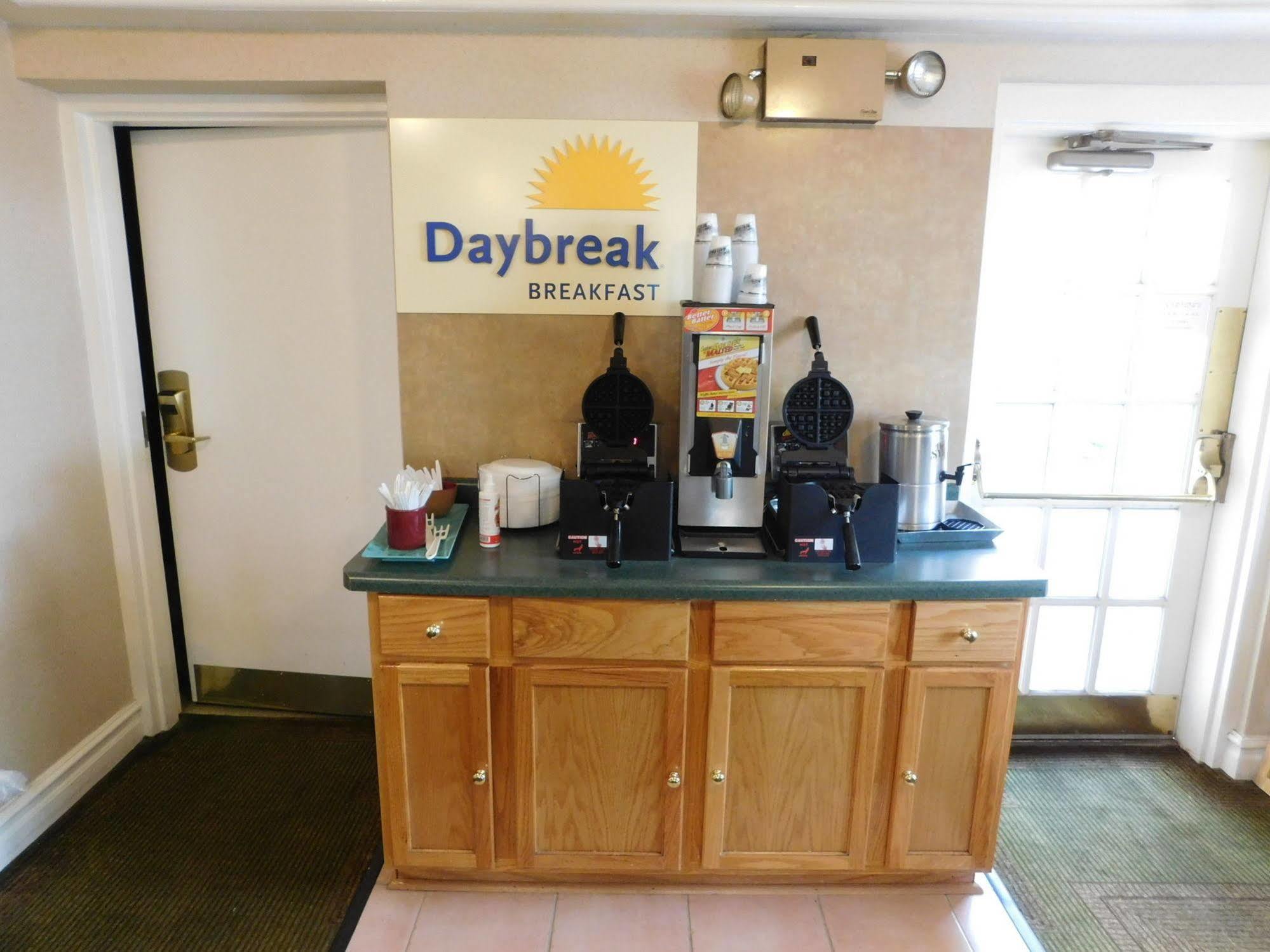 Days Inn & Suites By Wyndham Arlington Heights Luaran gambar