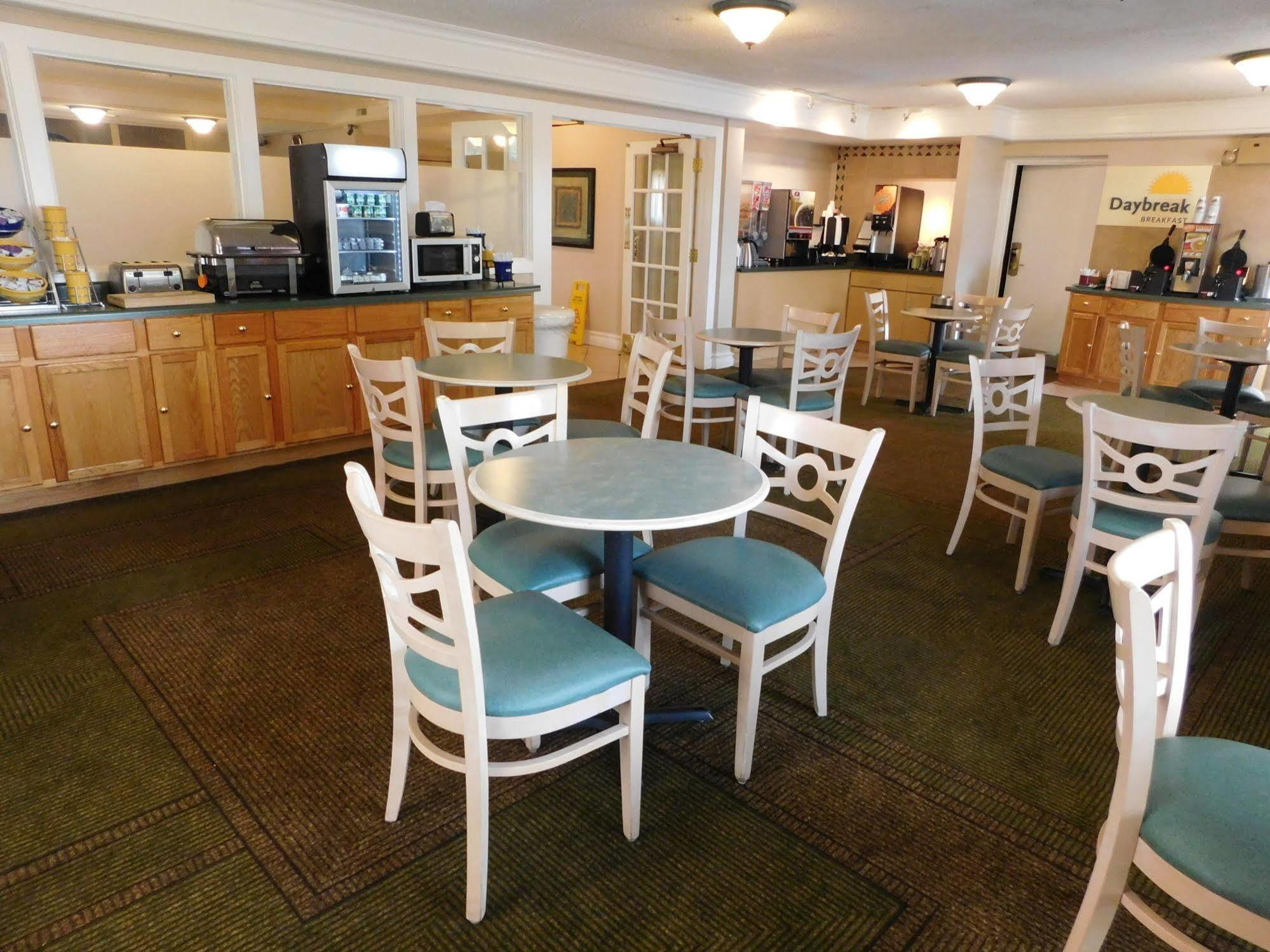 Days Inn & Suites By Wyndham Arlington Heights Luaran gambar