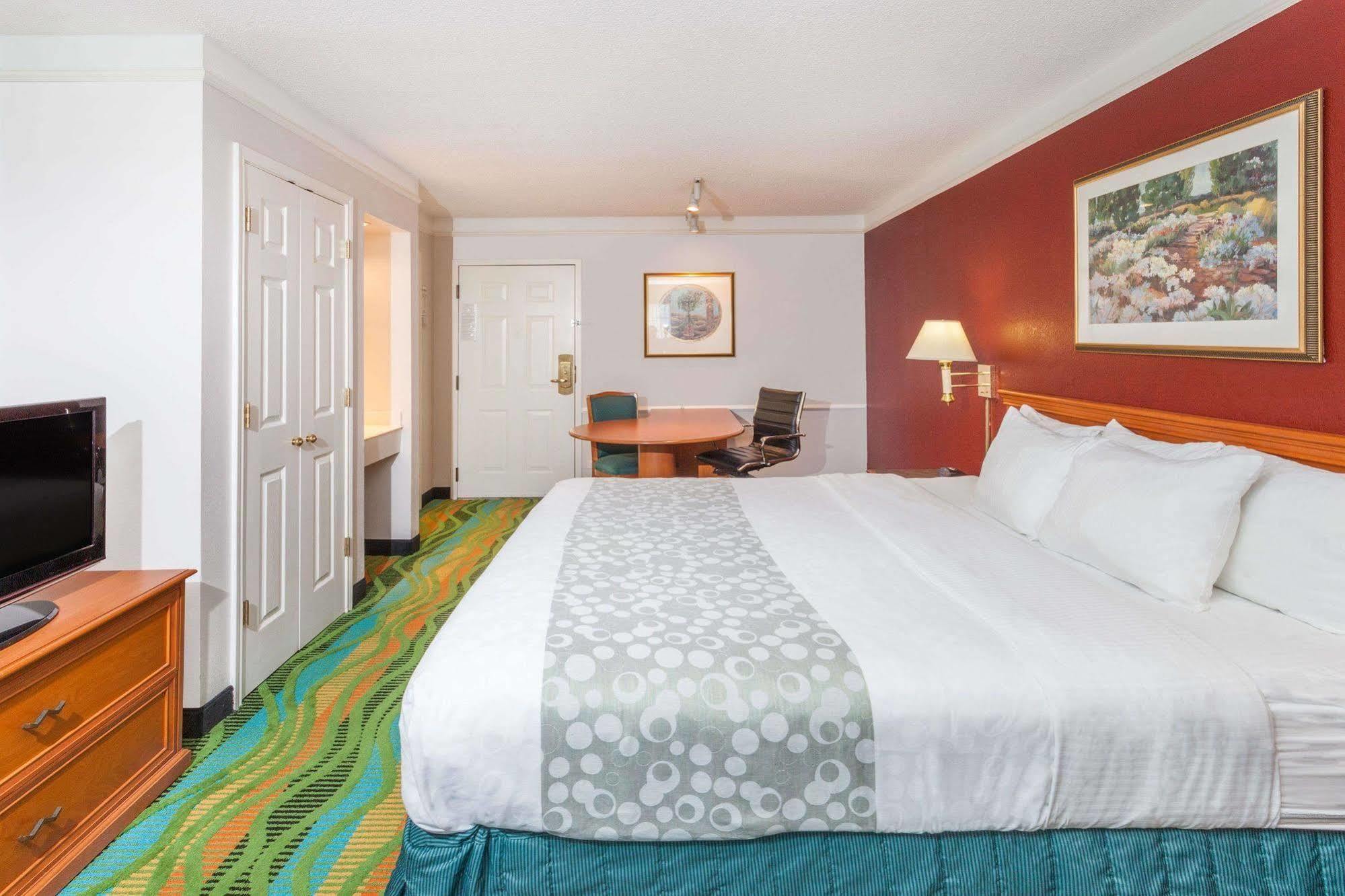 Days Inn & Suites By Wyndham Arlington Heights Luaran gambar