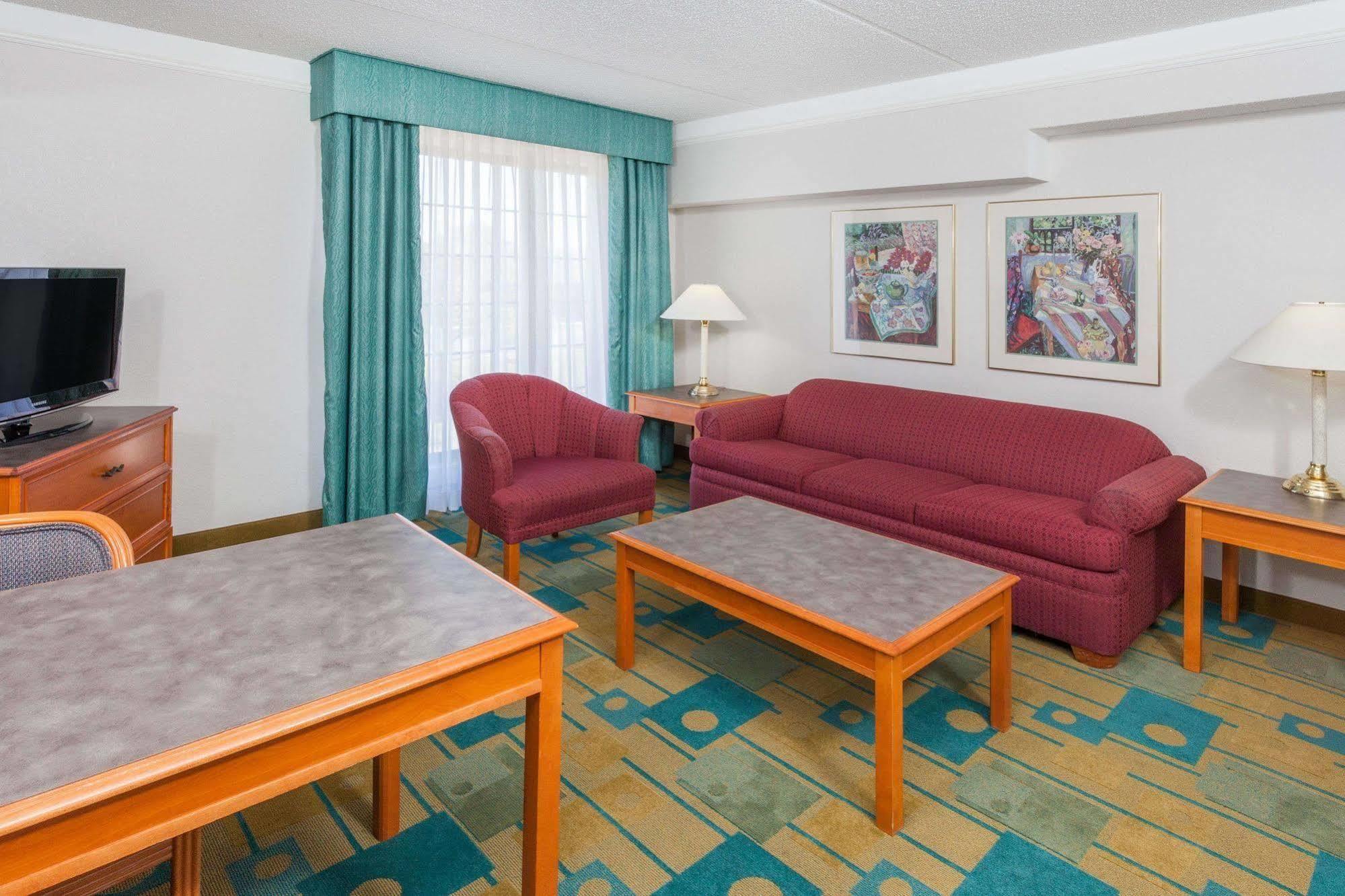 Days Inn & Suites By Wyndham Arlington Heights Luaran gambar